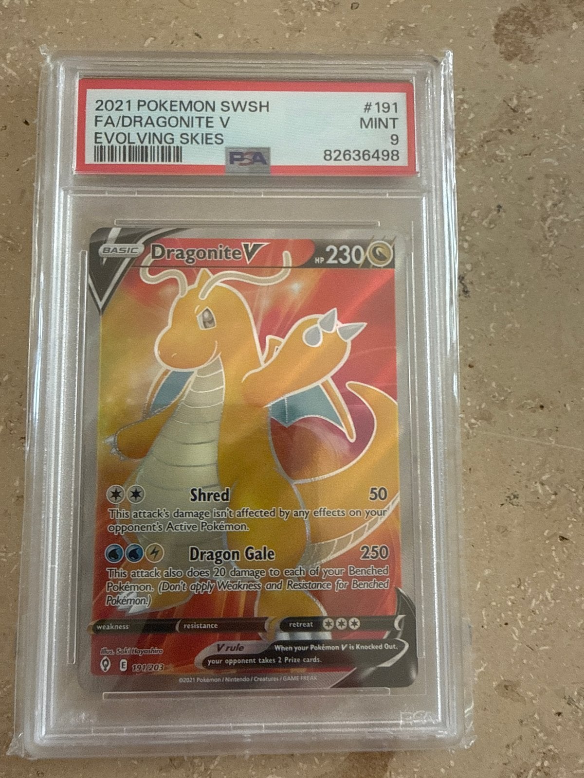 PSA 9 MINT Dragonite V Full Art Evolving Skies Pokémon Kaart, Ophalen, Zo goed als nieuw, Losse kaart