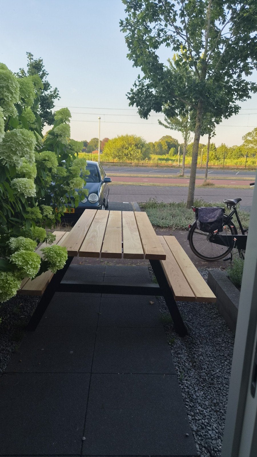 Robuuste picknicktafel van hout en staal, Ophalen of Verzenden, Nieuw, Rechthoekig, Hout