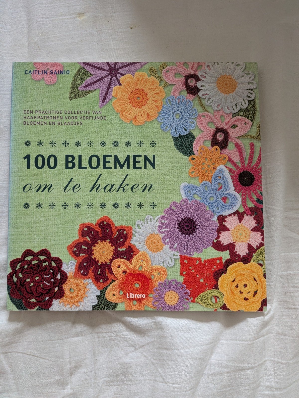 leuk bloemen haakboek, Hobby en Vrije tijd, Ophalen of Verzenden, Haken, Patroon of Boek