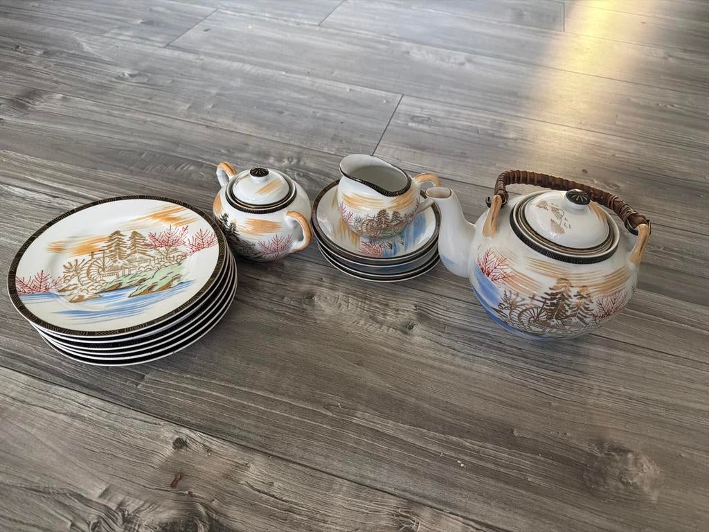 Vintage Japans theeservies met landschap decor, Ophalen of Verzenden, Zo goed als nieuw