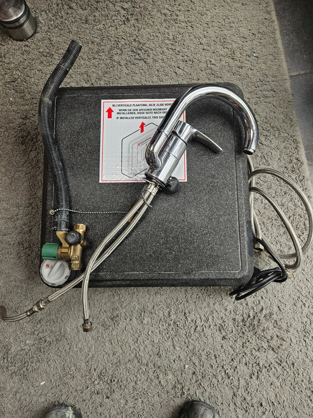 Inventum keuken boiler met inlaatcombinatie en kraan, Doe-het-zelf en Verbouw, Geisers en Boilers, Gebruikt, Boiler, Minder dan 20 liter