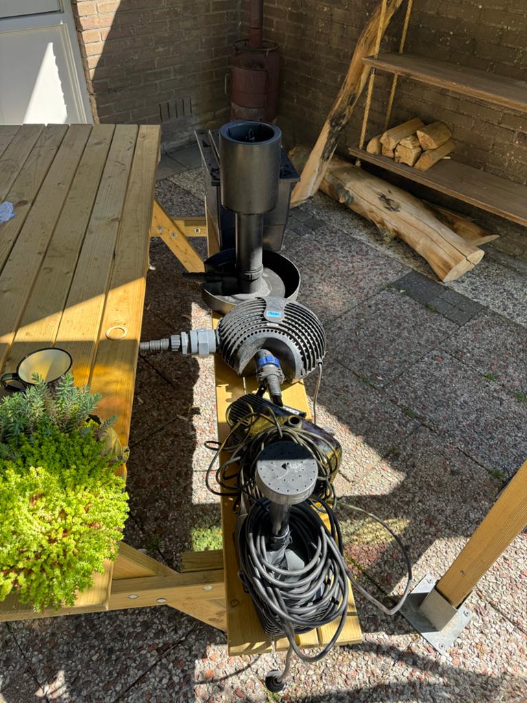 Vijverpomp set: 2pompen (1Messner, 1x Oase) met skimmer, Tuin en Terras, Ophalen of Verzenden, Zo goed als nieuw