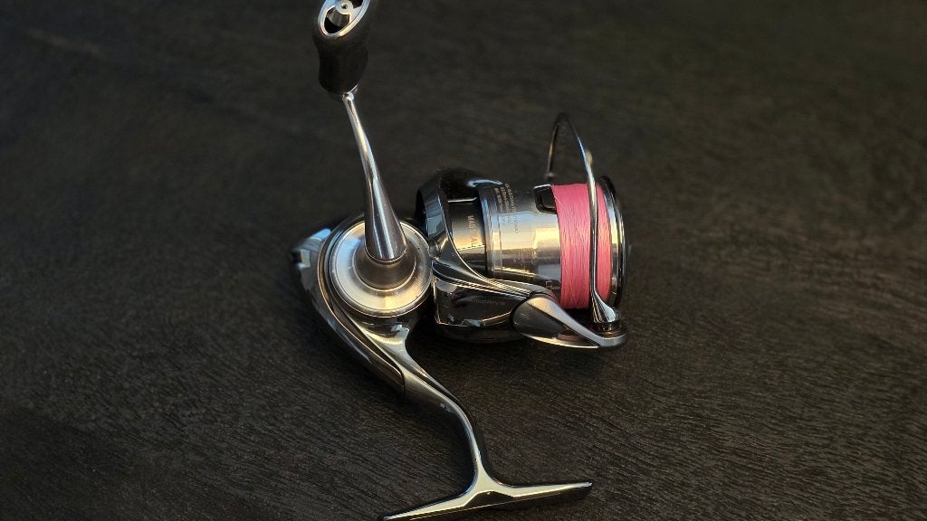 Daiwa 22 Exist LT2000D-P – zeer nette staat, Ophalen of Verzenden, Zo goed als nieuw, Molen