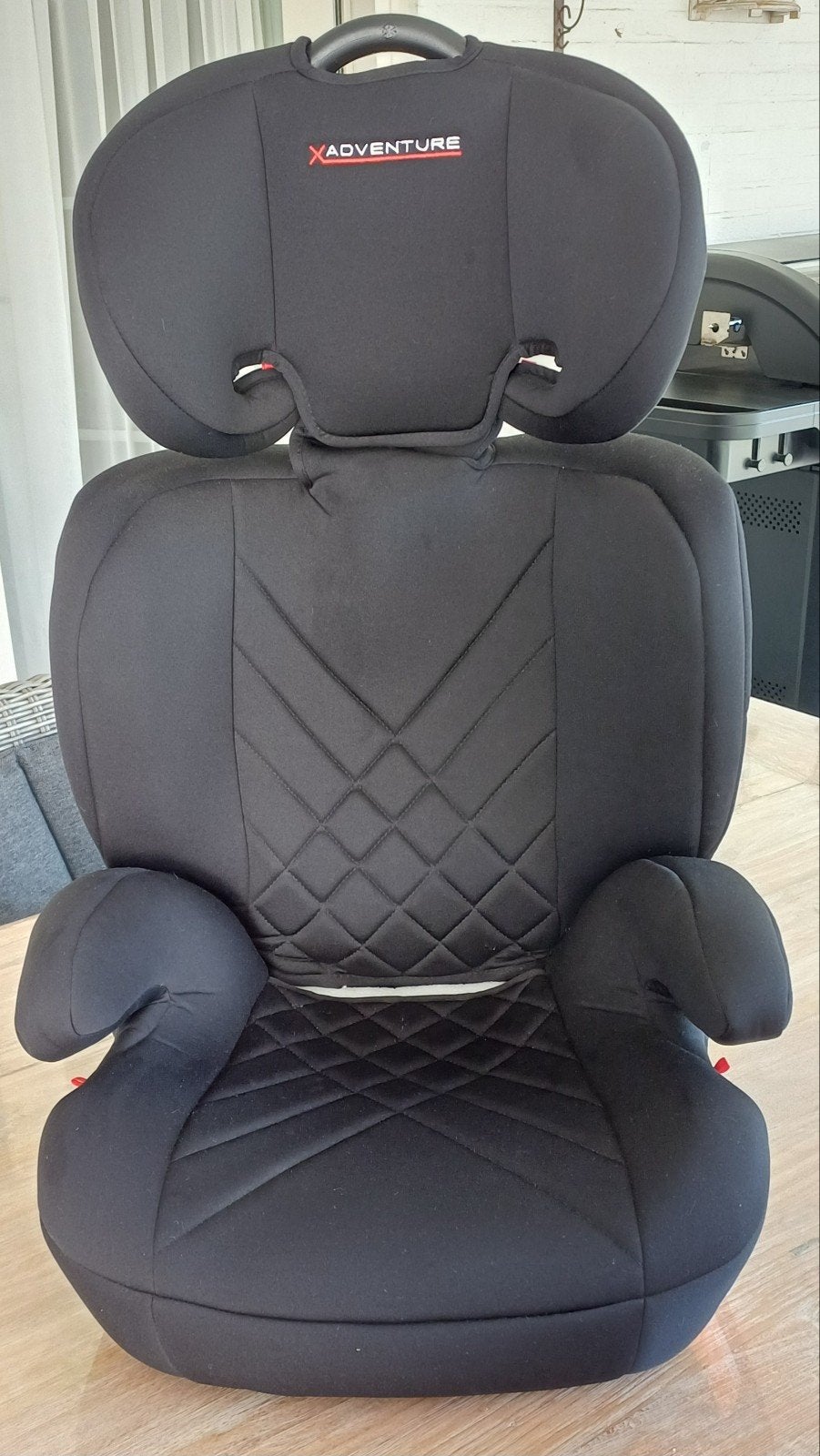 X-Adventure autostoel 15-36 kg, zwart, zo goed als nieuw, Autogordel of Isofix, 15 t/m 36 kg, Zijbescherming, Zo goed als nieuw