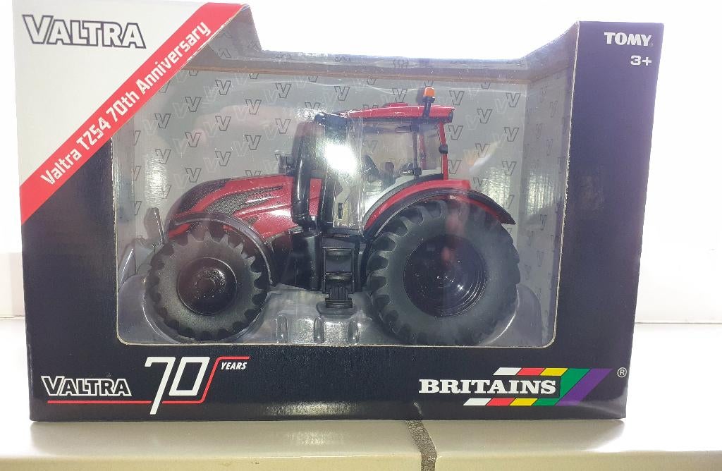 Valtra TZ54 - Britains, Ophalen of Verzenden, Nieuw, Tractor of Landbouw, Britains