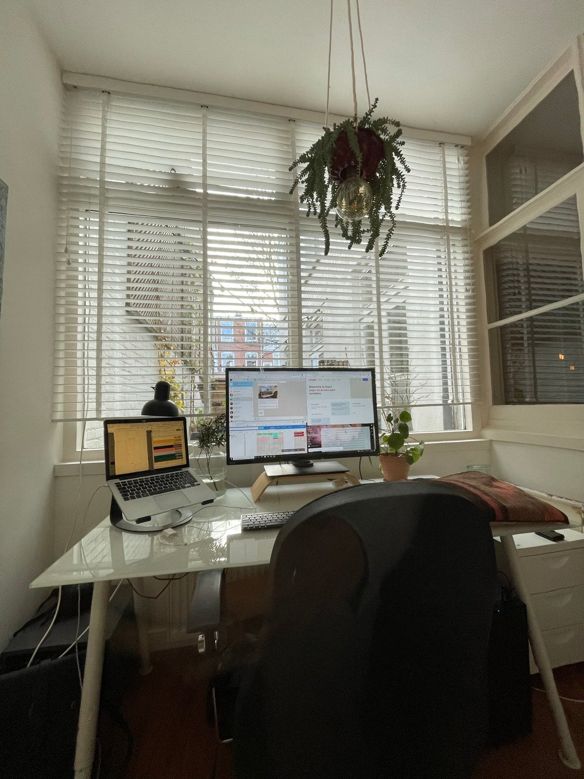 IKEA Bureau met verstelbare poten en melkglazen blad 160x80, Ophalen, Gebruikt, In hoogte verstelbaar, IKEA