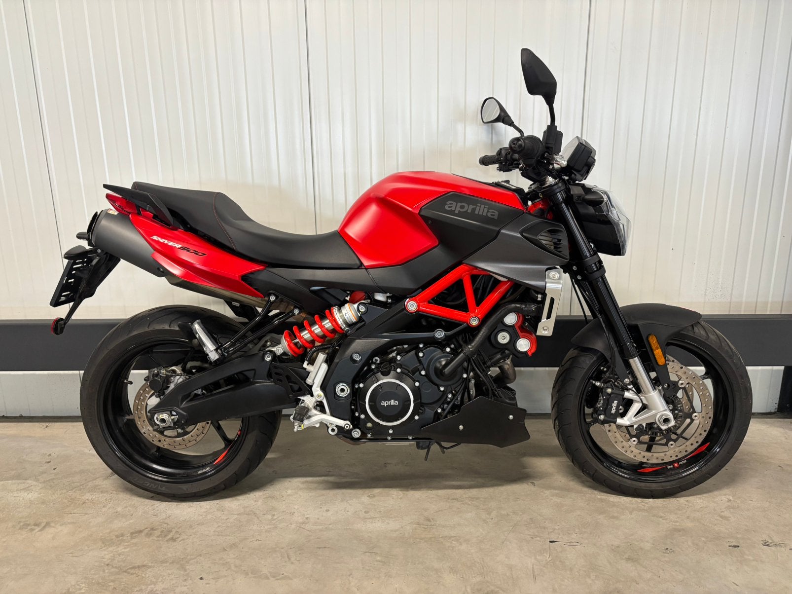 Aprilia Shiver 900 ABS/ATC (bj 2021) Zeer netjes!, Motoren, Motoren | Aprilia, 2 cilinders, Motorrijbewijs A, Bedrijf, 900 cc