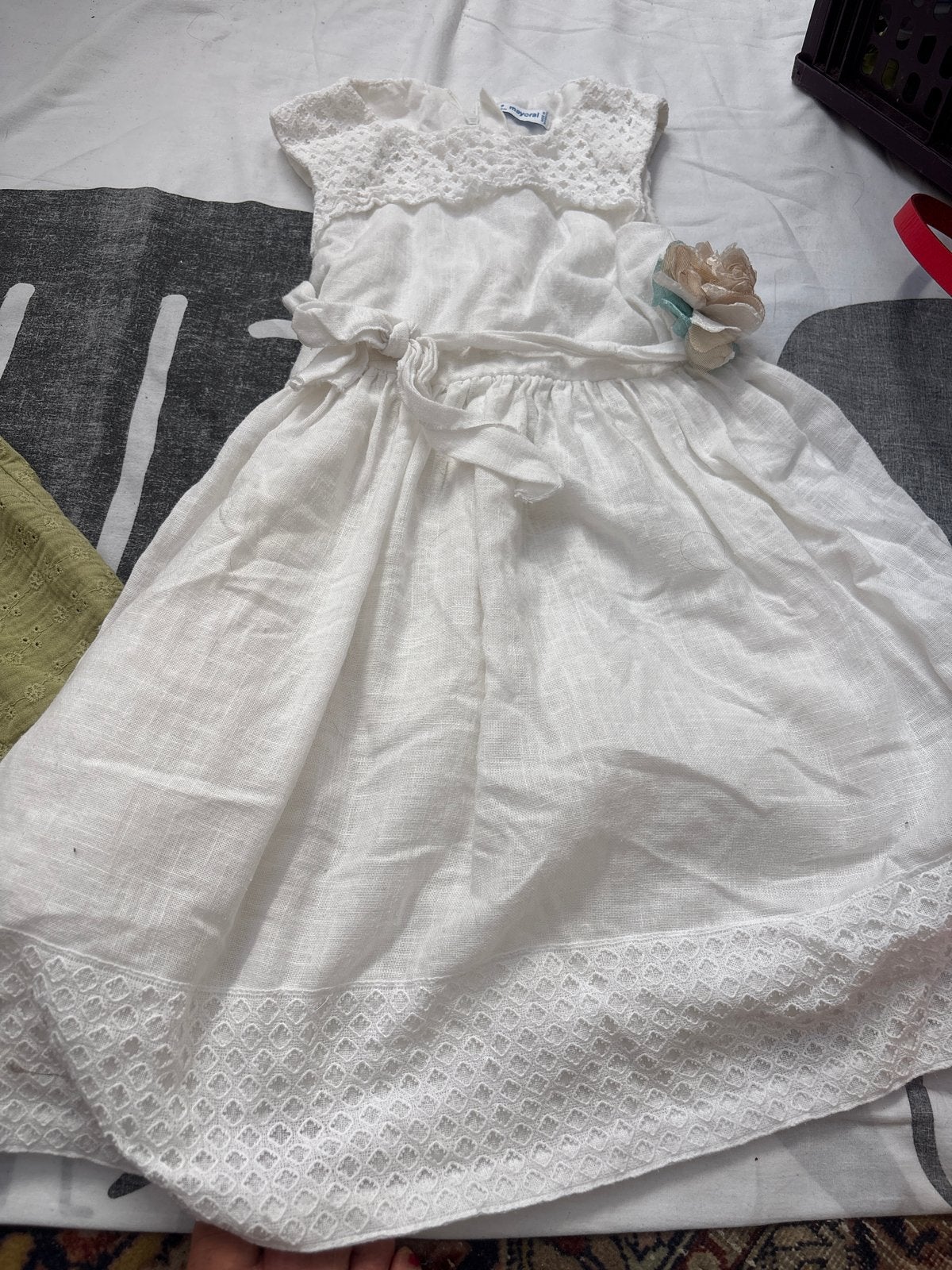 Prachtige witte jurk voor meisje - Mayoral, Kinderen en Baby's, Kinderkleding | Maat 122, Ophalen of Verzenden, Zo goed als nieuw