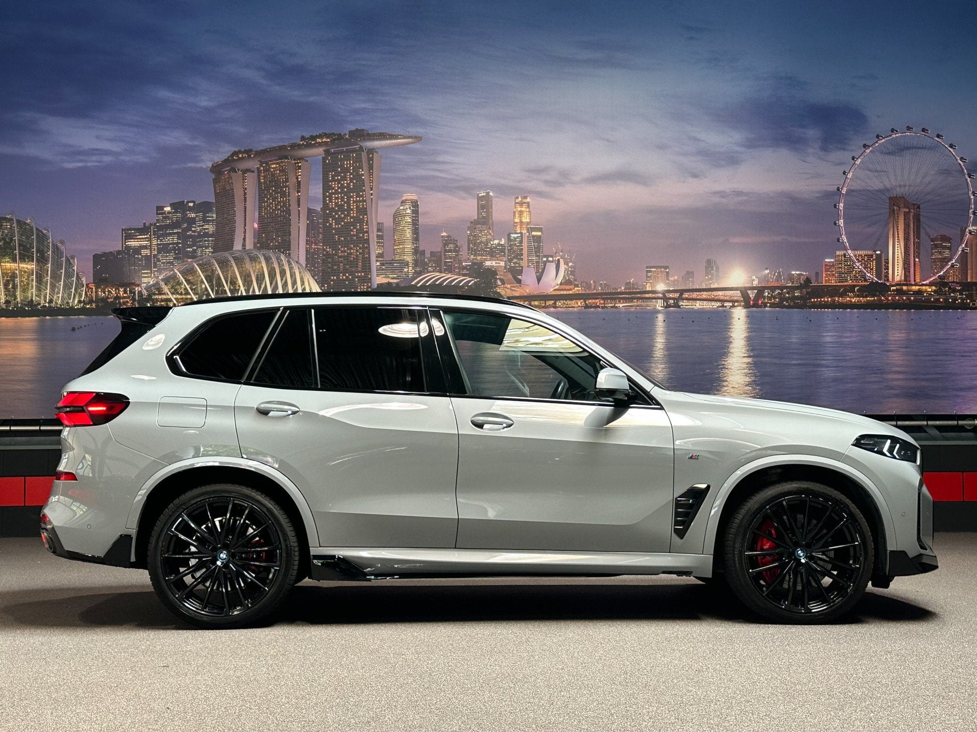 BMW X5 xDrive50e M-Aero|Harman/Kardon|HUD|Shadowline|360cam|, Gebruikt, 2395 kg, Bedrijf, Vierwielaandrijving