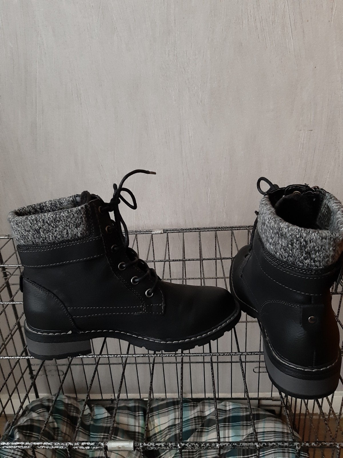 Zwarte halfhoge gevoerde bergschoenen met gebreide boord, Kleding | Dames, Ophalen, Zwart, Zo goed als nieuw, Ter Stal