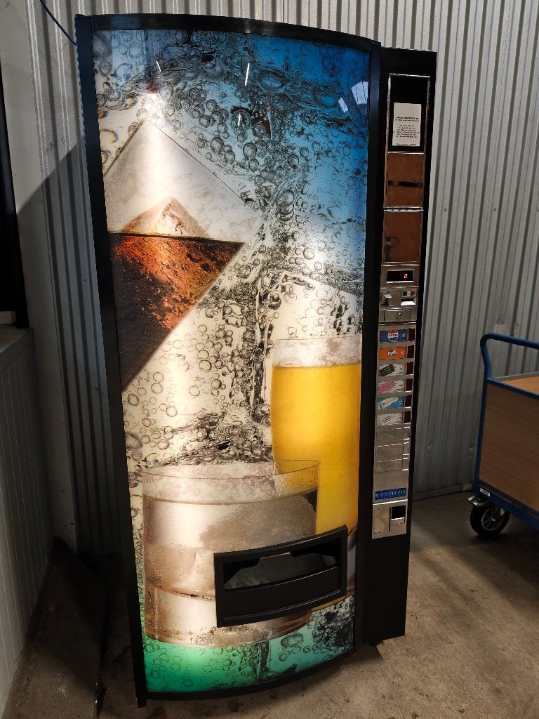 Frisdrankautomaat / Blikjesautomaat, Ophalen, Gebruikt