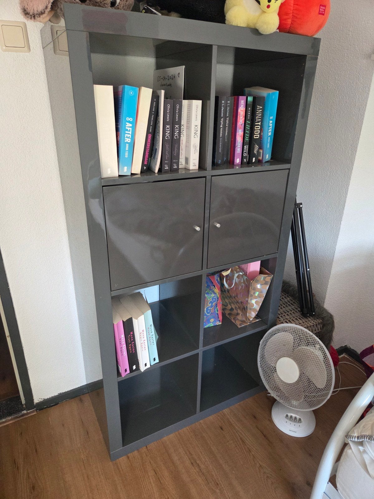 IKEA Boekenkast Grijs - Praktisch en Stijlvol, Overige materialen, 100 tot 150 cm, Modern, 25 tot 50 cm