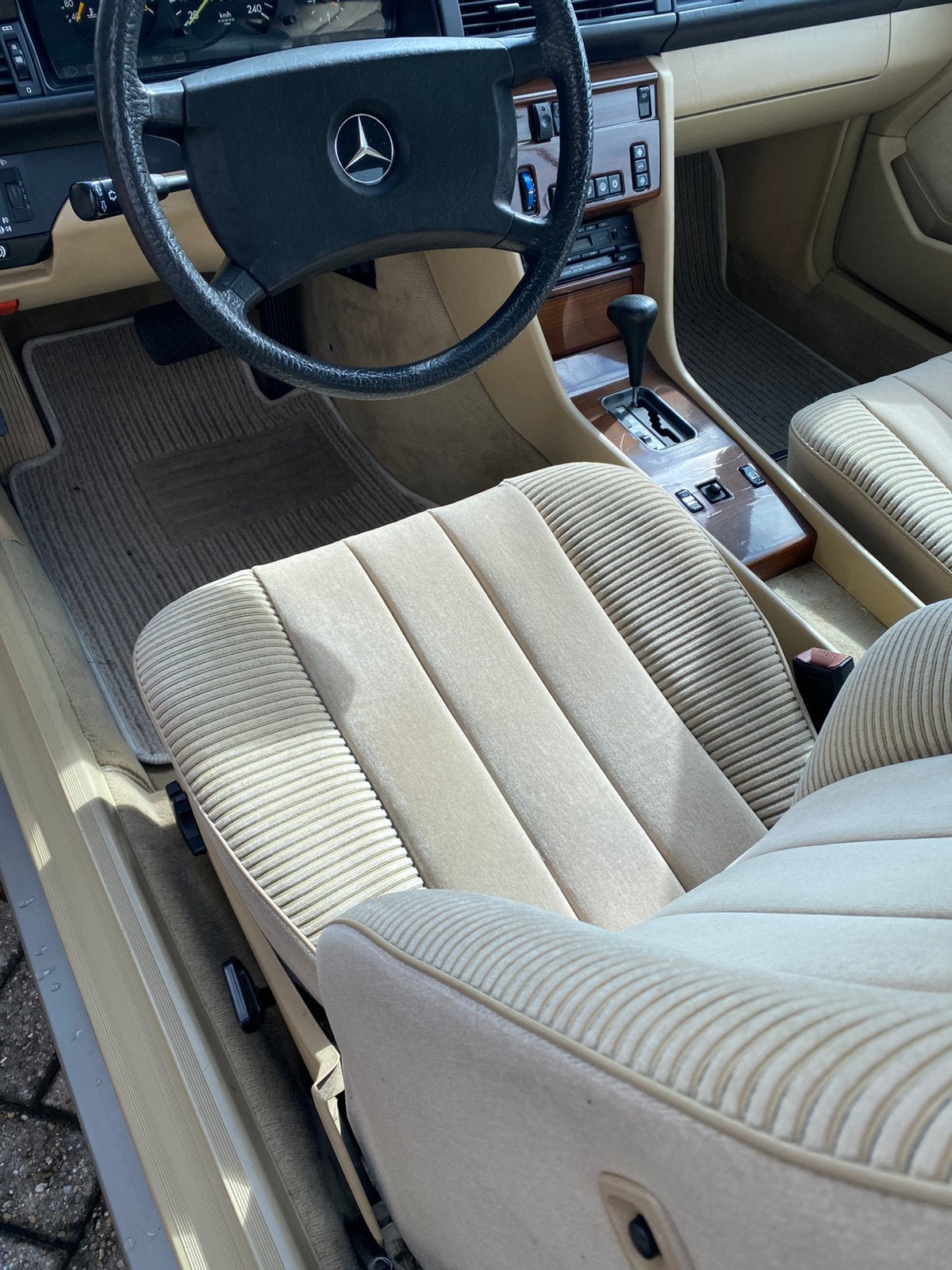 Mercedes 300 CE automatic, foto 9