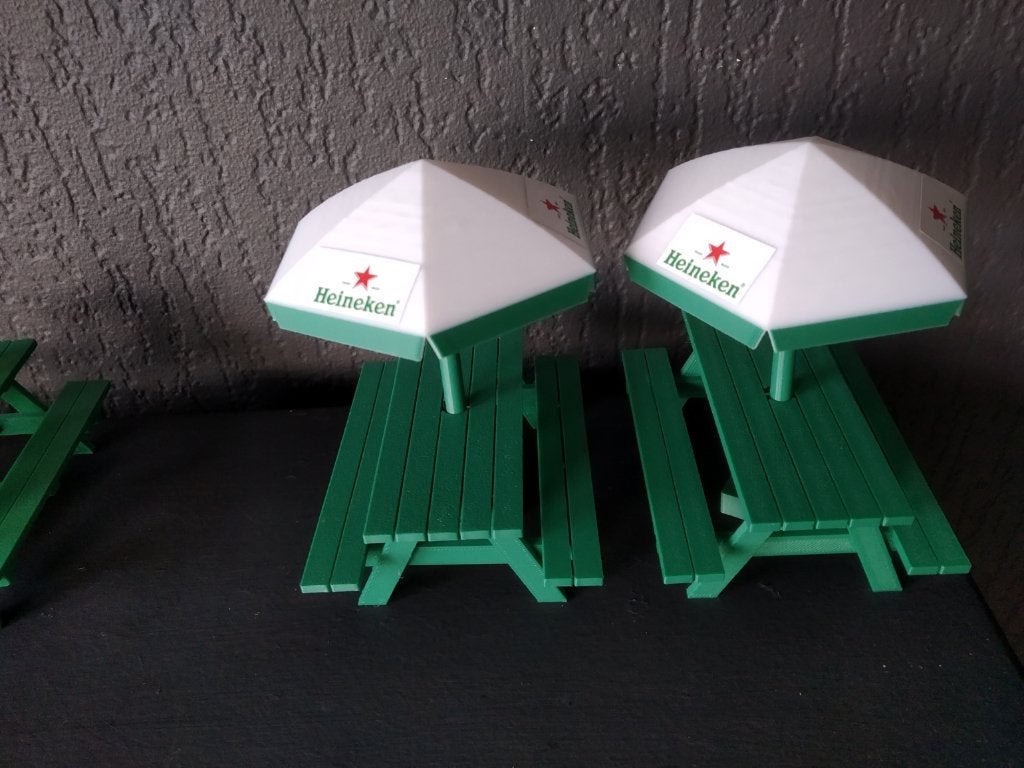 HEINEKEN picknick tafel + Parasol + bierpullen + bierkratje, Ophalen of Verzenden, Nieuw, 1:32 tot 1:50