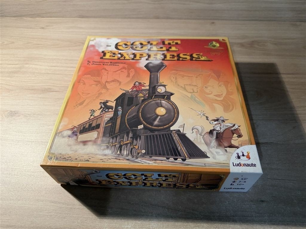 Colt Express - s6731, Hobby en Vrije tijd, Gezelschapsspellen | Bordspellen, Verzenden, Zo goed als nieuw