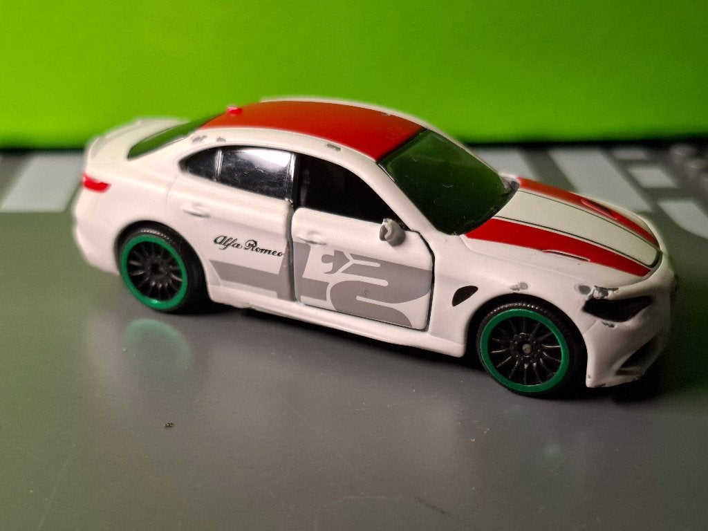 Majorette 271d - Alfa Romeo Giulia [wit] 1/60, Hobby en Vrije tijd, Ophalen of Verzenden, Gebruikt, Auto
