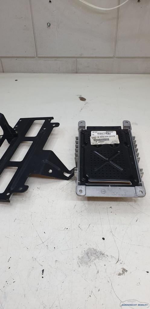 Audio versterker Bose A4 B6 Audi 8H0035223B origineel gebrui, Gebruikt, AUDI AG, Auto-Union-Strasse 1
85045  Ingolstadt, DE, Kundenbetreuung@audi.de