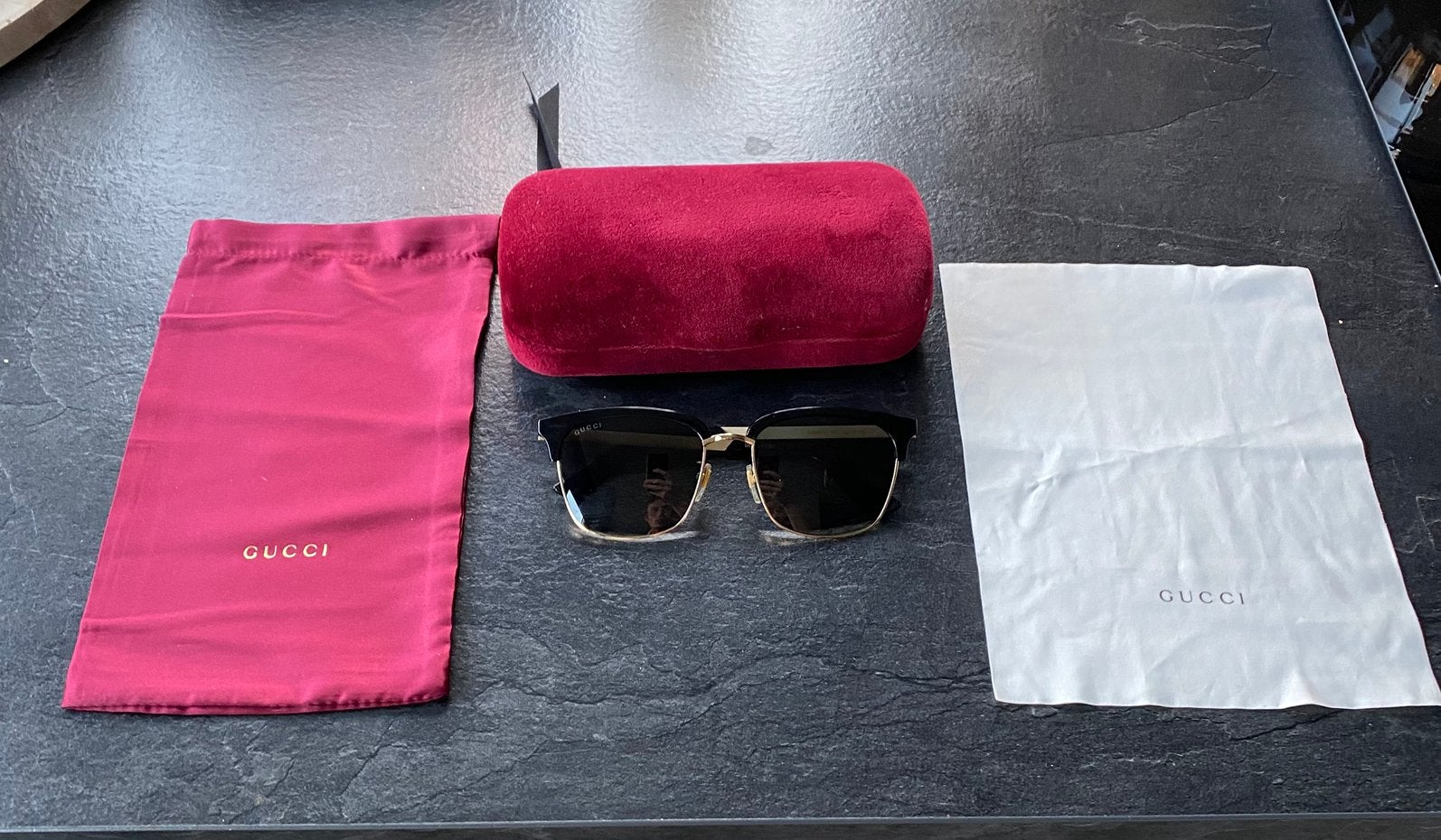 Gucci zonnebril, Sieraden, Tassen en Uiterlijk, Zonnebrillen en Brillen | Heren, Ophalen of Verzenden, Zo goed als nieuw, Zwart