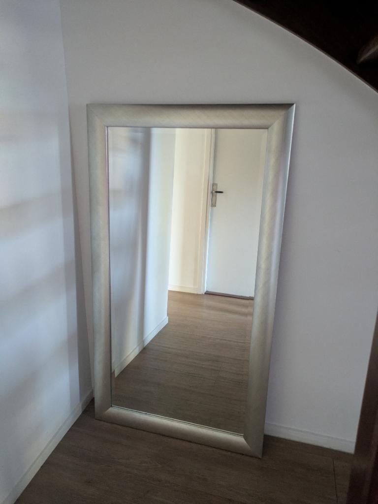 Grote spiegel met zilveren lijst, Huis en Inrichting, Woonaccessoires | Spiegels, Ophalen, 100 tot 150 cm, Zo goed als nieuw, Rechthoekig