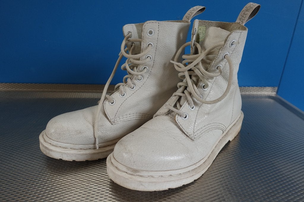 Dr. Martens witte schoenen maat 39, Kleding | Dames, Wit, Ophalen of Verzenden, Dr. Martens, Zo goed als nieuw