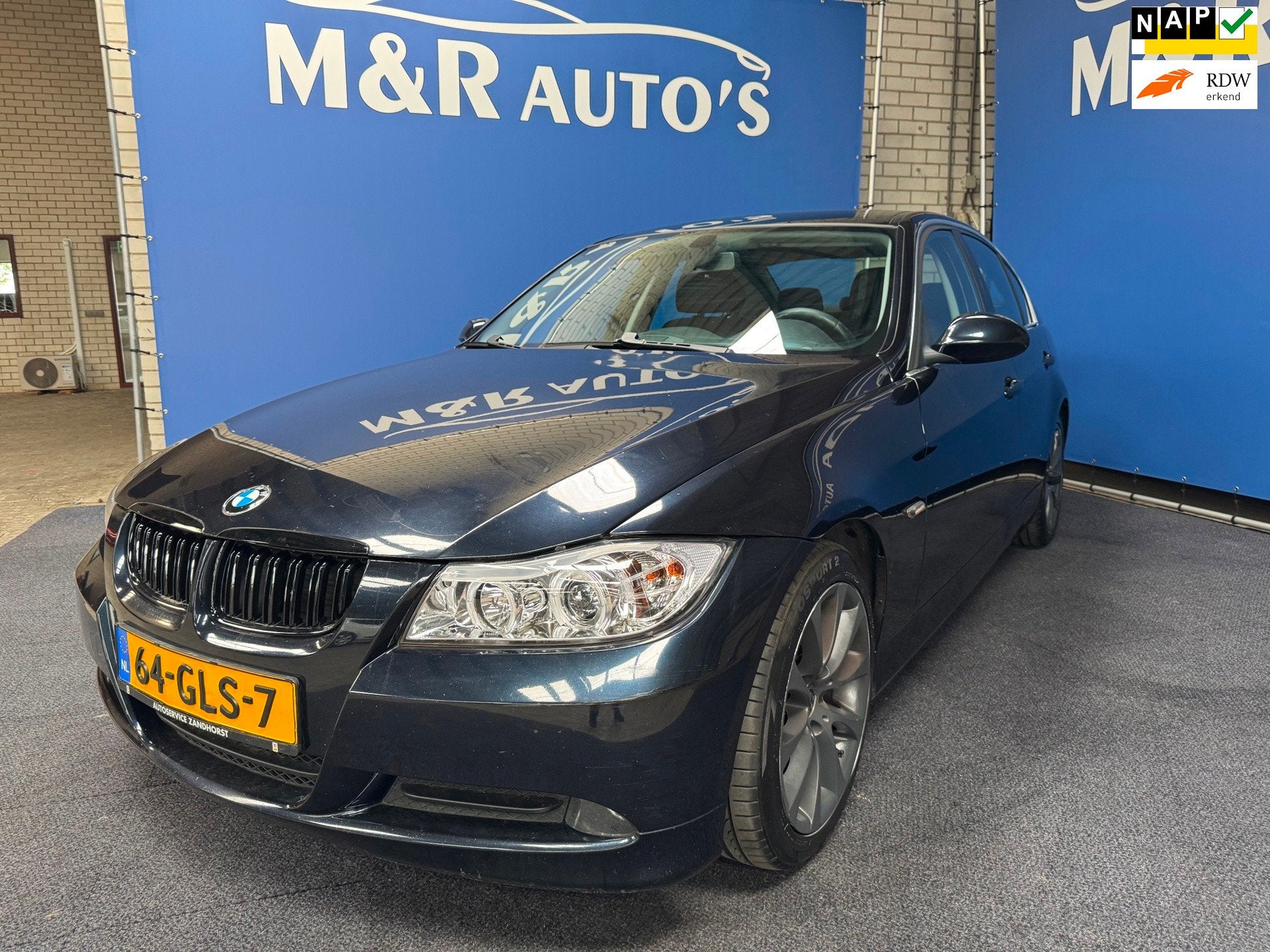 BMW 3-serie 318i Business Line Nieuwe APK, Auto's, Zwart, Handgeschakeld, 1335 kg, Sedan