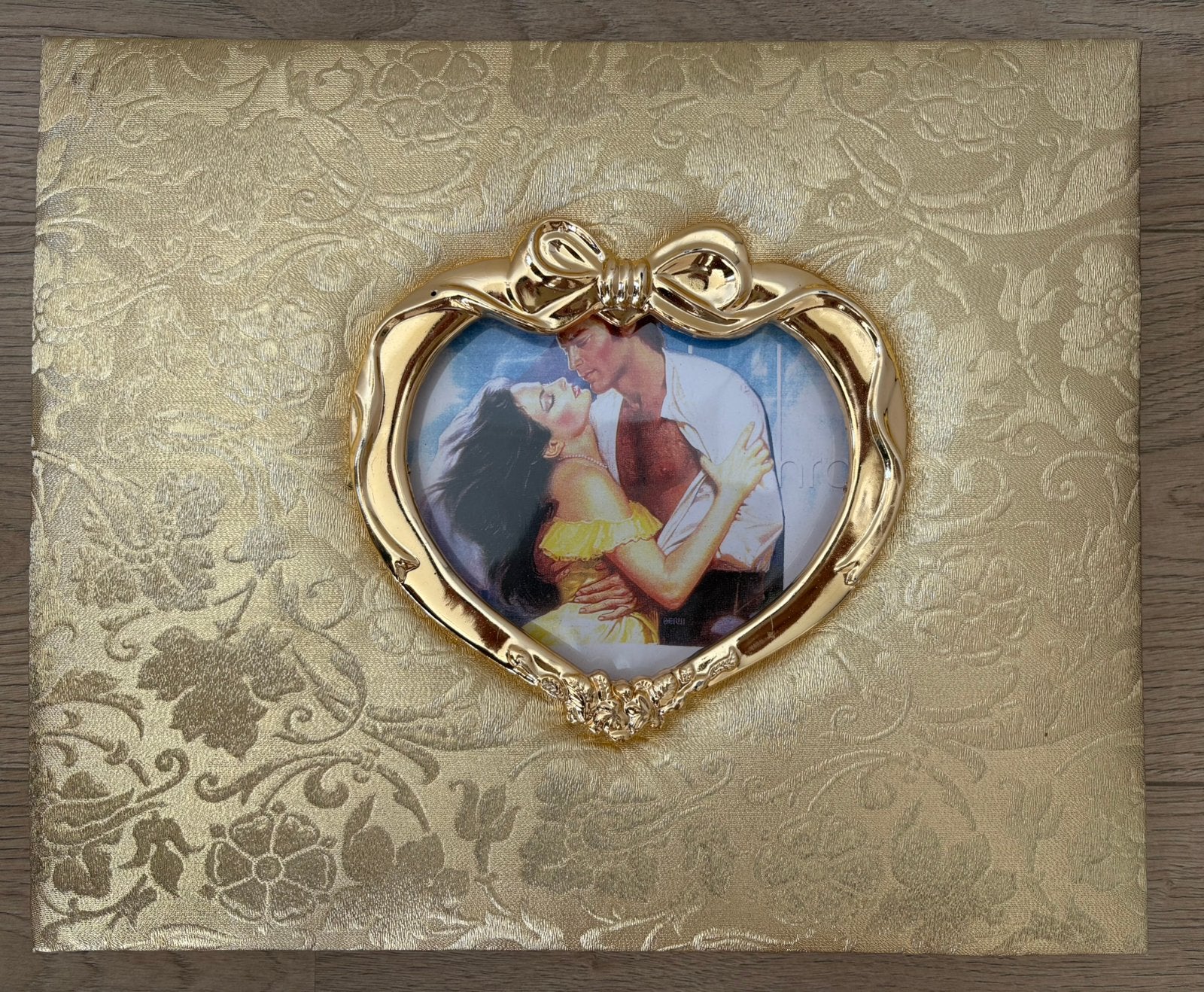 Goud gewatteerd fotoalbum met vervangbare foto in hart, Goud, Plakboek, Overige merken, Zo goed als nieuw