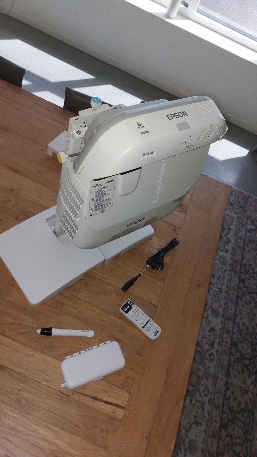 EPSON EB 585Wi beamen met beugel en afstandsbediening, Ophalen of Verzenden