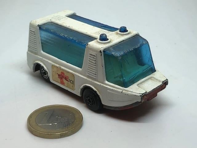 Stretcha Fetcha Ambulance, Matchbox SuperFast by Lesney, Hobby en Vrije tijd, Ophalen of Verzenden, Gebruikt, Auto