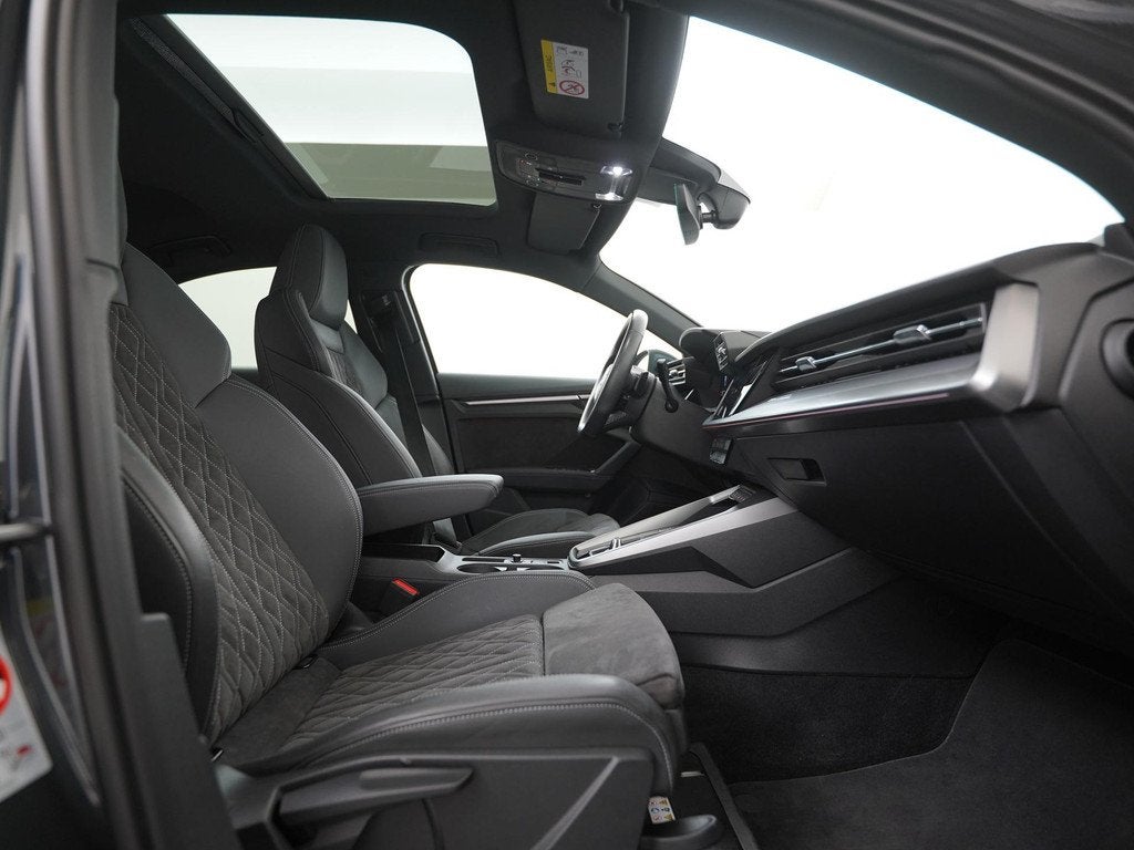 Audi A3 Limousine 35 TFSI edition one | Panoramadak | Alcant, Auto's, Audi, 12 maanden, 4 cilinders, Origineel Nederlands, Bedrijf