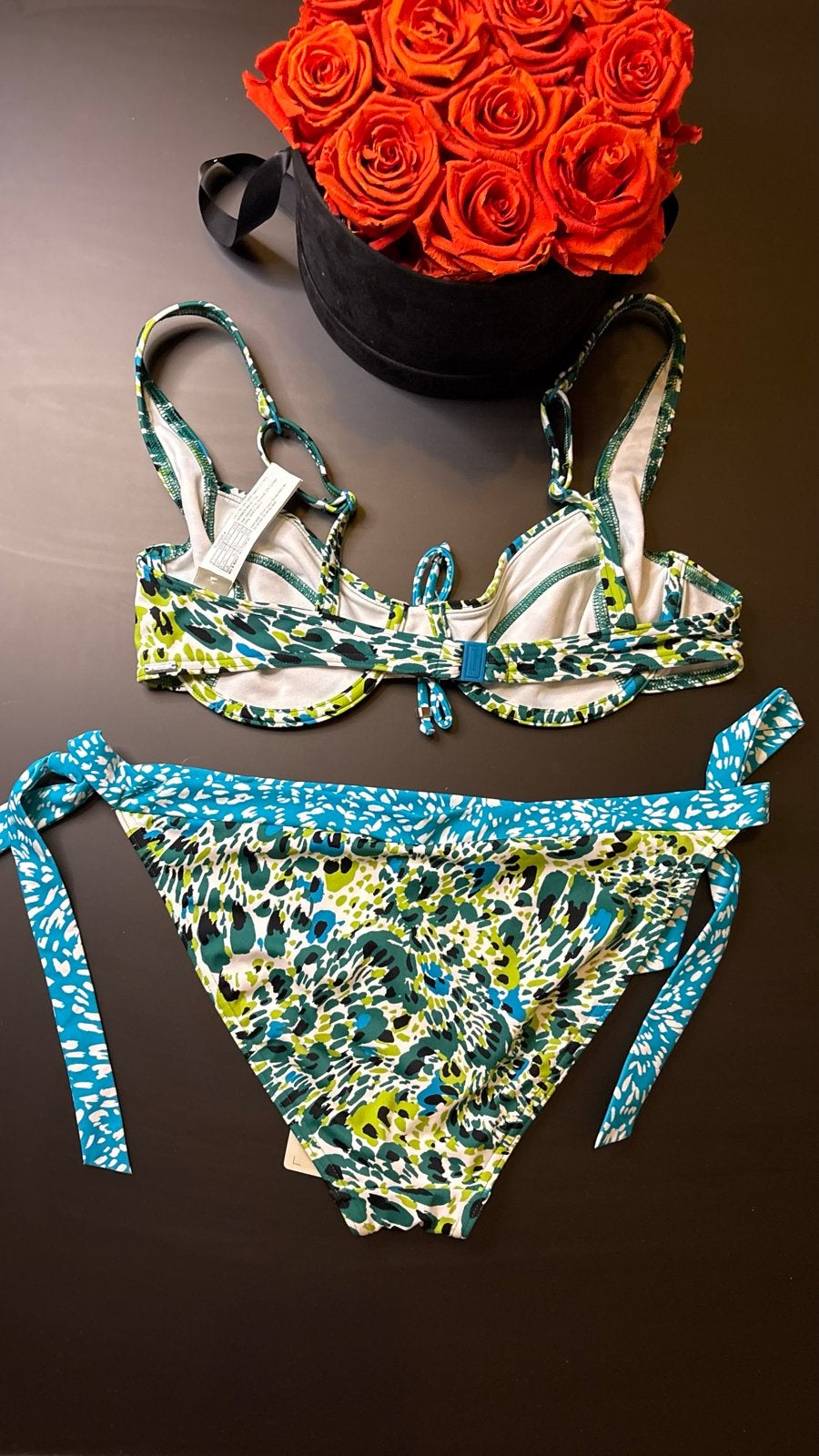 Triumph bikini 40B/L - Nieuw met kaartjes, Ophalen of Verzenden, Nieuw, Meerkleurig, Bikini