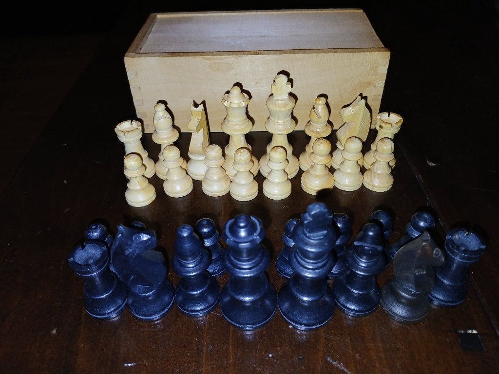 Homas Schaakspel Staunton B - Houten Schaakstukken, Een of twee spelers, Ophalen of Verzenden, Zo goed als nieuw, Homas