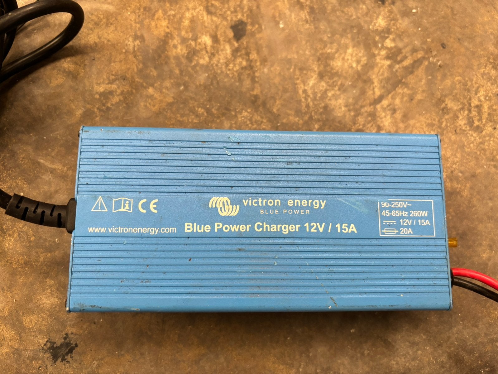Blue Power Charger 12V / 15A, Ophalen, Zo goed als nieuw, Motor en Techniek