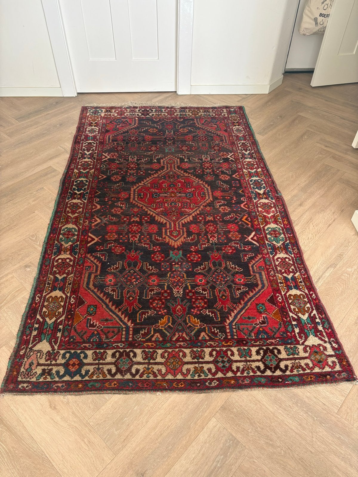 Vintage Handgeknoopt Perzisch Tapijt - Rood, Blauw, Beige, Huis en Inrichting, Ophalen, Gebruikt, 100 tot 150 cm, 200 cm of meer
