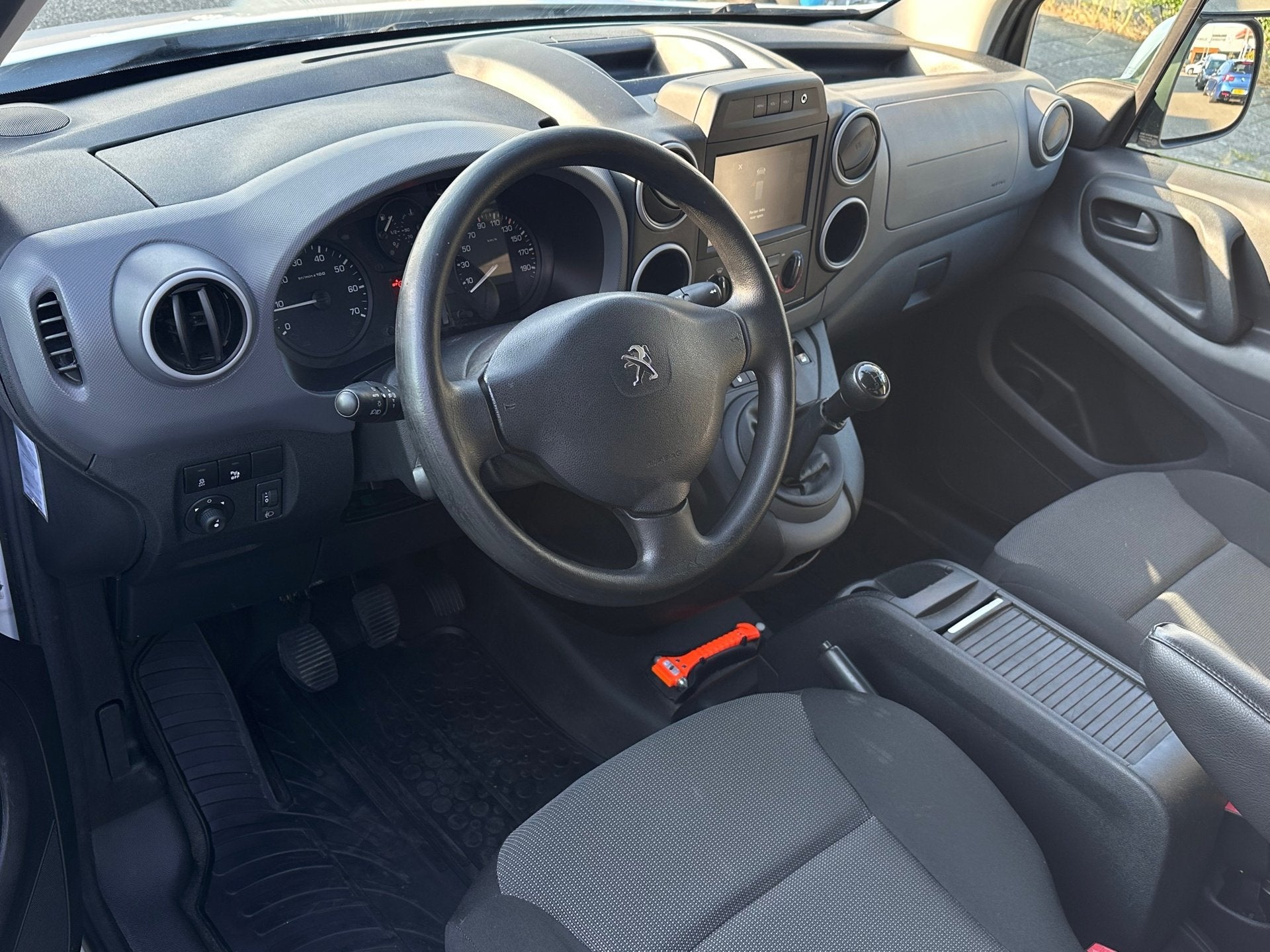 Peugeot Partner 120 1.6 BlueHDi 75 L1 Premium Pack|Trekhaak|, Auto's, Voorwielaandrijving, Stof, Gebruikt, 4 cilinders