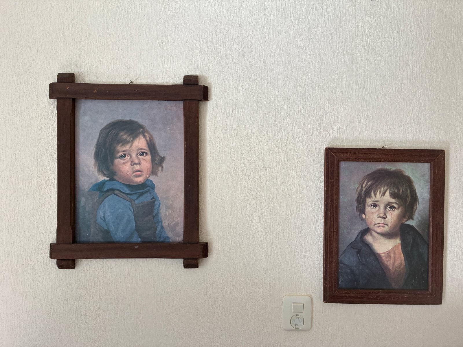 2 Vintage Schilderijen bragolin Huilende Zigeuner Kinderen, Antiek en Kunst, Doek, Portret of Personen, Ophalen of Verzenden, Olieverf