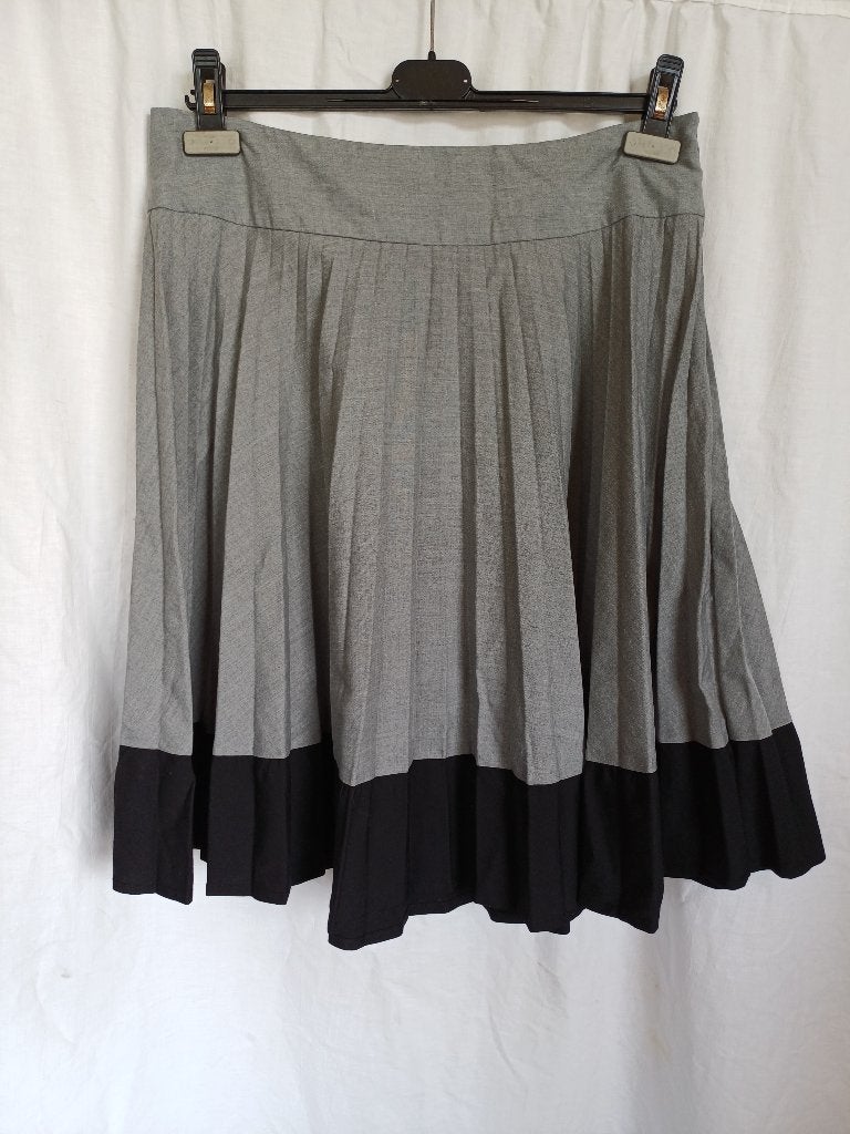 zwart-grijze plooi rok Mt 42 Merk H&M, ., Maat 42/44 (L), Ophalen of Verzenden, Zo goed als nieuw
