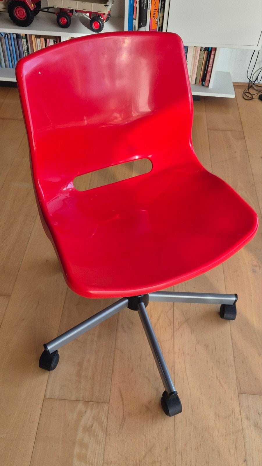 Ikea Snille bureaustoel - Rood, Huis en Inrichting, Bureaustoelen, Gebruikt, Bureaustoel, Rood, Ophalen of Verzenden