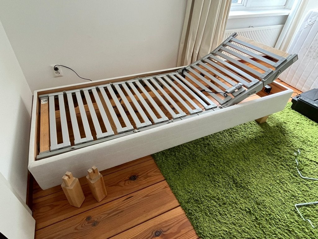 Bed 1-pers met elektrische lattenbodem - Gratis, Ophalen, Eenpersoons, Bruin, 80 cm