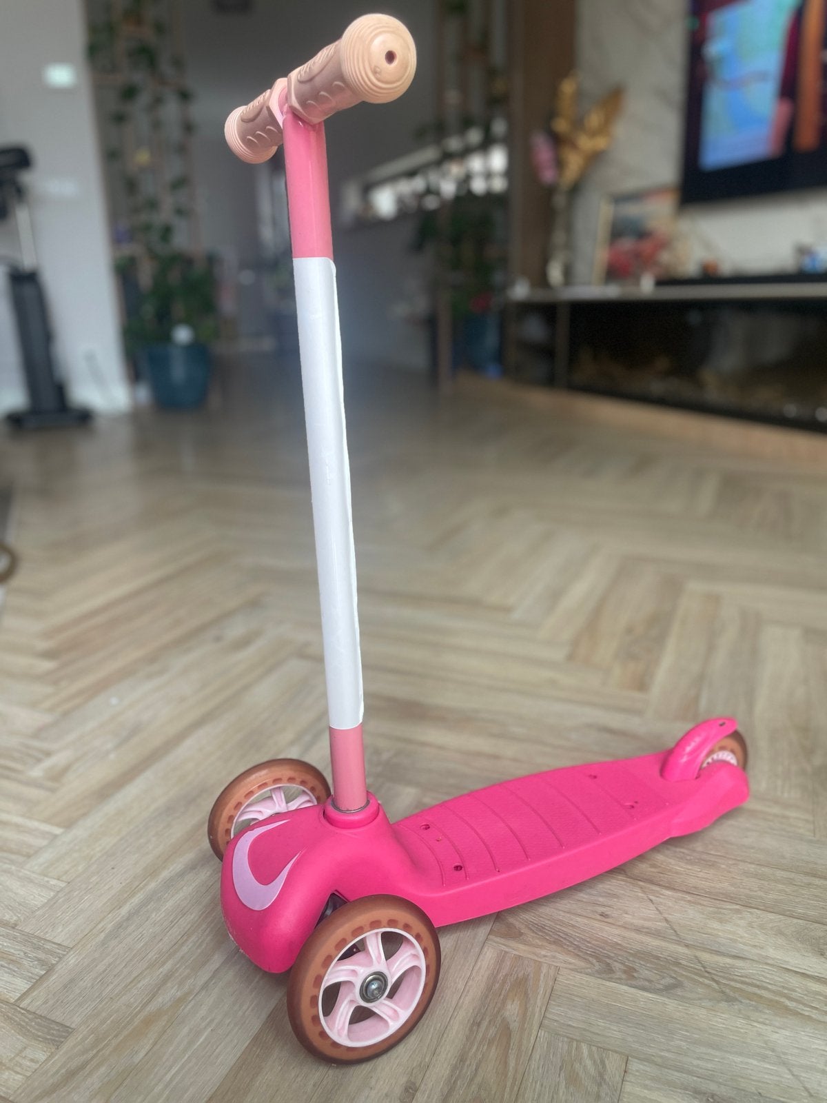 Roze kinderstep met 3 wielen, Ophalen, Gebruikt, Minder dan 16 inch