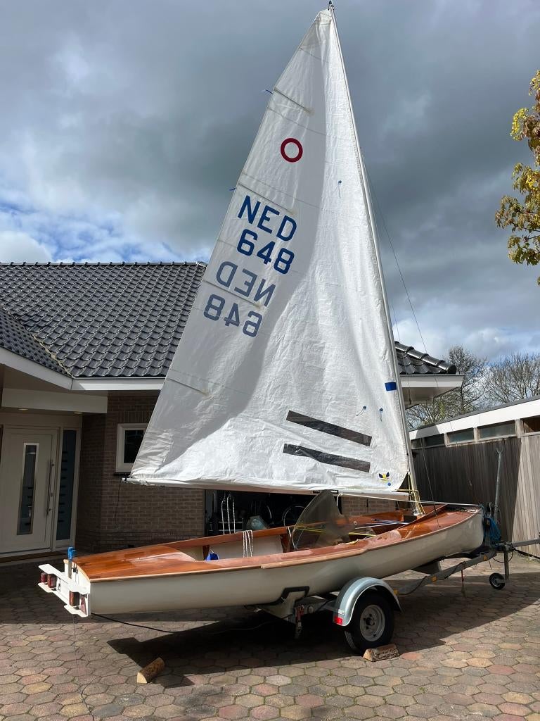 Olympiajol te koop, Watersport en Boten, Open zeilboten, Zo goed als nieuw, Jol, Polyester, Dekzeil, Grootzeil, Inclusief trailer