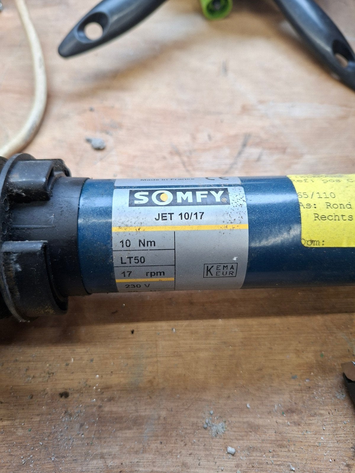 Somfy JET 10/17 Rolluikmotor - 10 Nm, 17 rpm, 230V, Ophalen, Gebruikt, Minder dan 100 cm, Wit