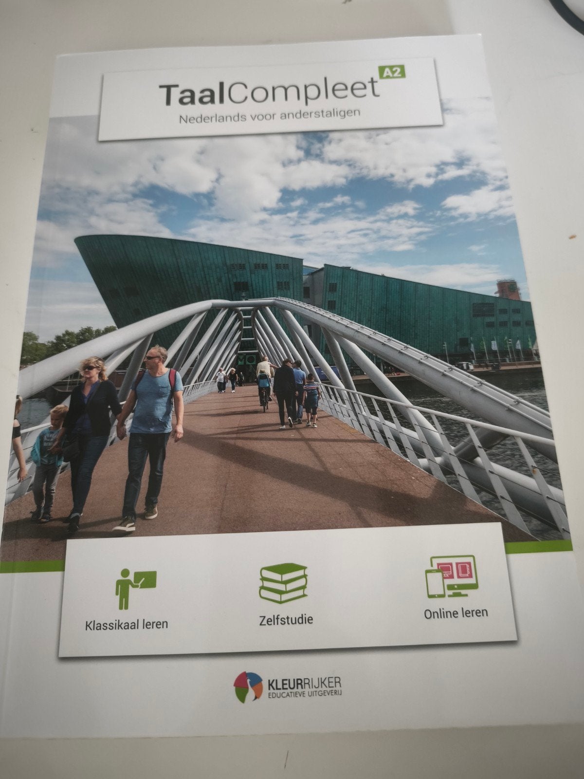 Nieuw TaalCompleet A2 Nederland, Boeken, Ophalen of Verzenden, Zo goed als nieuw, Overige niveaus, Nederlands