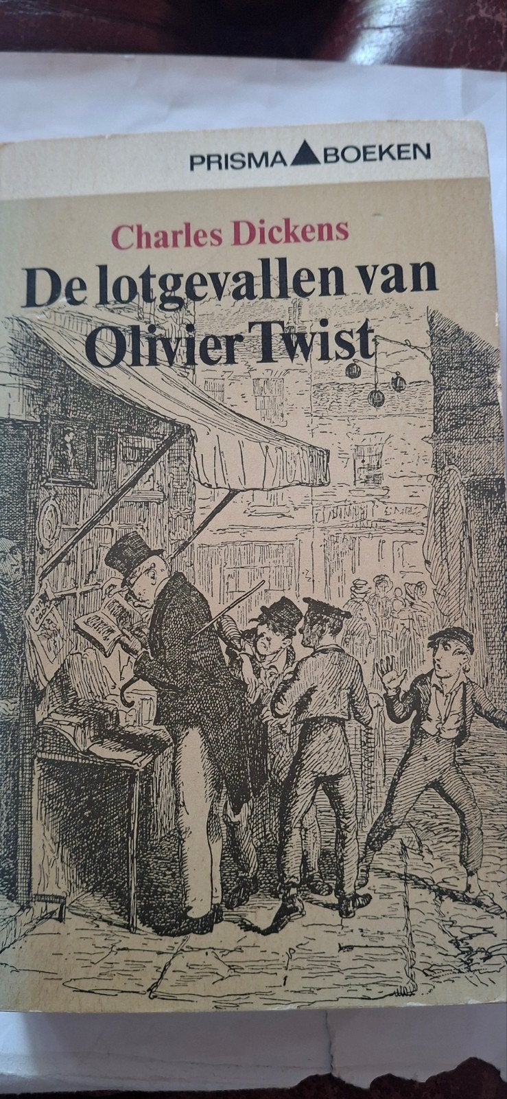De Lotgevallen van Olivier Twist - Charles Dickens, Ophalen of Verzenden, Gelezen, Charles Dickens, Nederland
