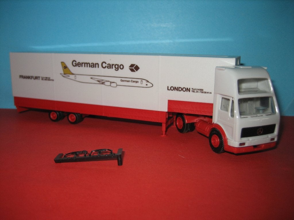 German-Cargo  MERCEDES met oplegger  Herpa, Ophalen of Verzenden, Nieuw, Bus of Vrachtwagen, Herpa