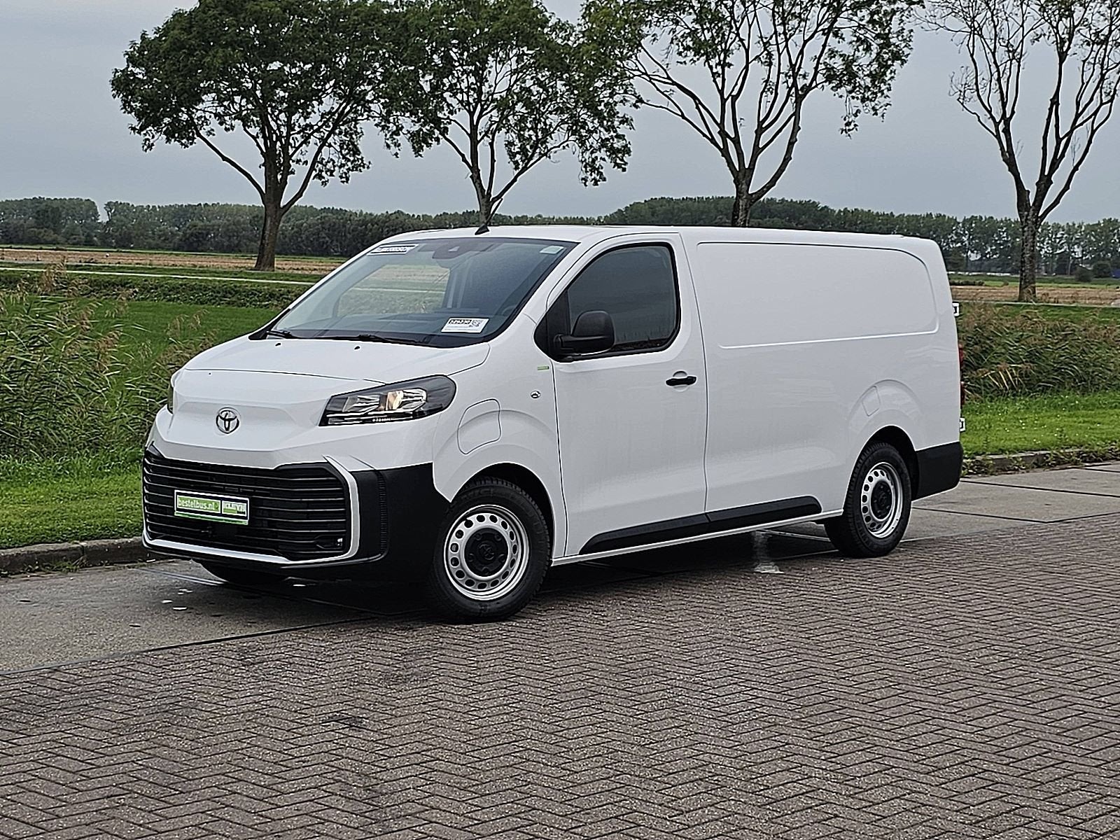 TOYOTA PRO-ACE ELECTRIC snellaad 345km wltp, Auto's, Automaat, 136 pk, Gebruikt, Wit