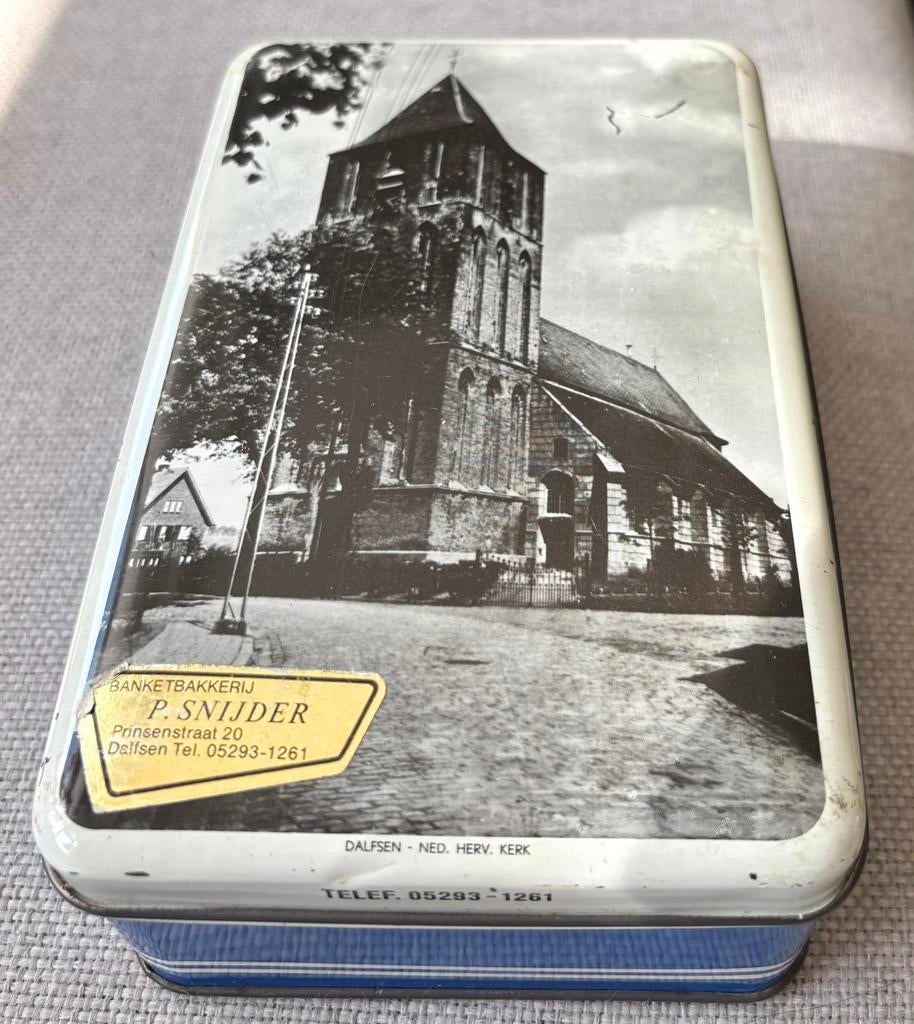 Oud koekjesblik uit Dalfsen, Ophalen of Verzenden, Gebruikt, Koek(jes), Overige merken