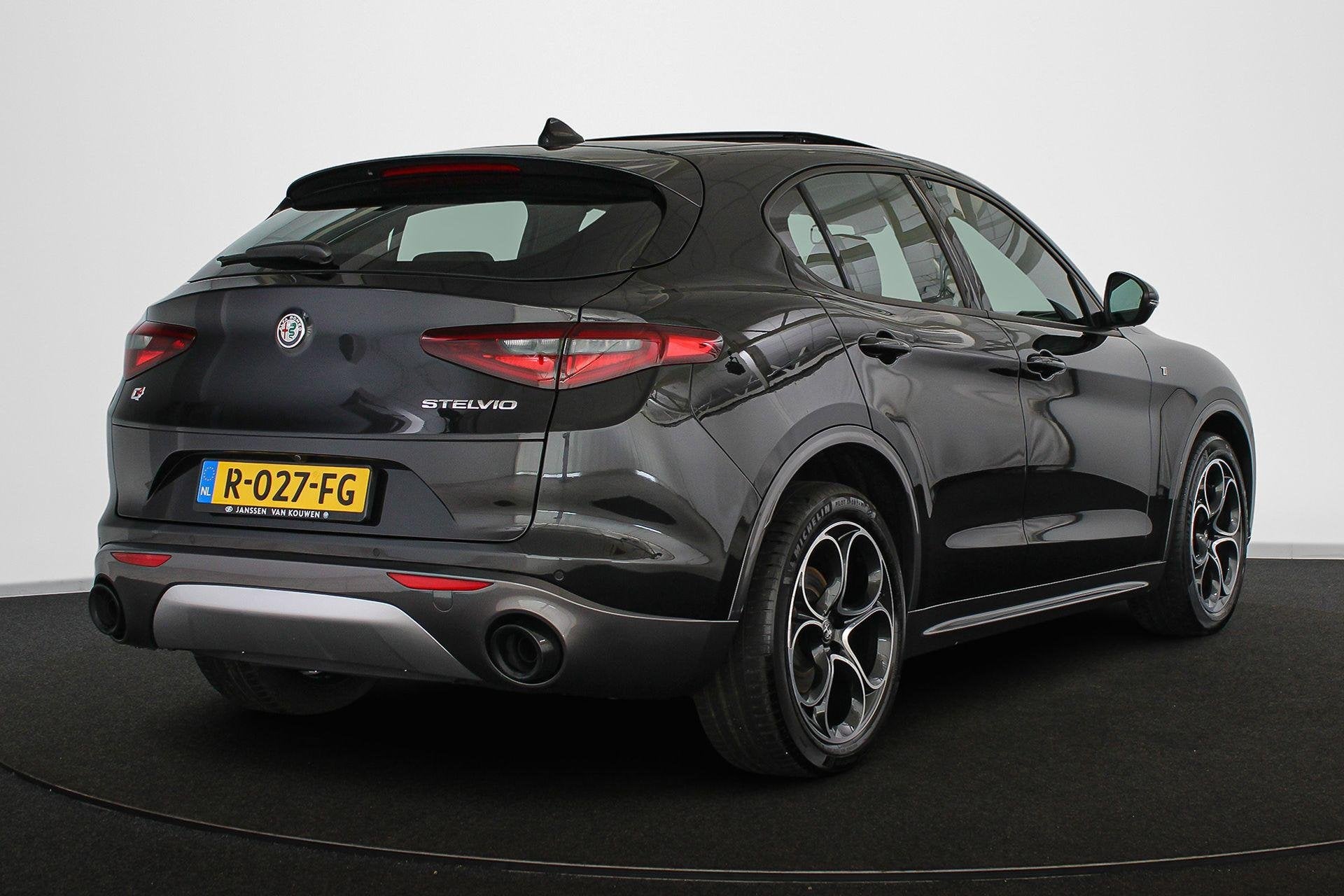 Alfa Romeo Stelvio 2.0 T AWD Veloce Ti 280PK Pano Leder Stuu, Auto's, Automaat, Euro 6, 4 cilinders, 1655 kg