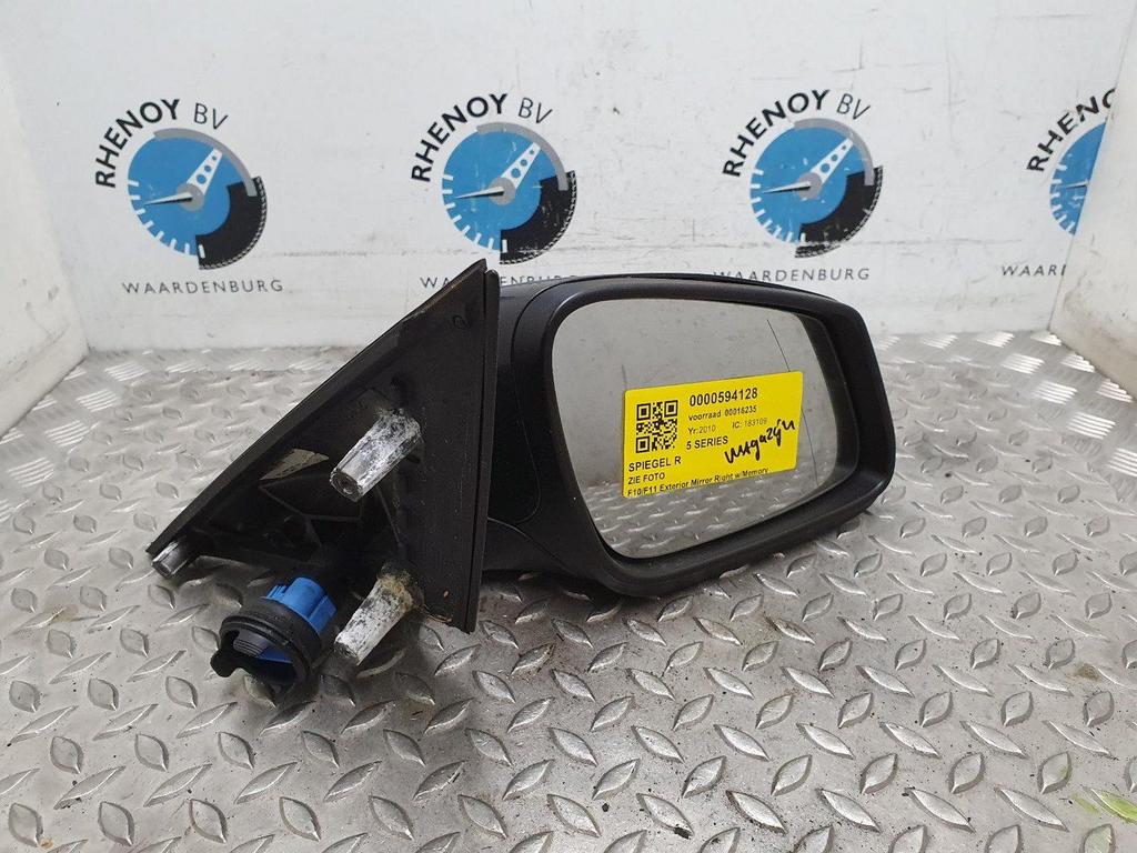 BMW 5 SERIES F10 550xi High Executive  SPIEGEL R 2010, Ophalen of Verzenden, Gebruikt, Stiba lid