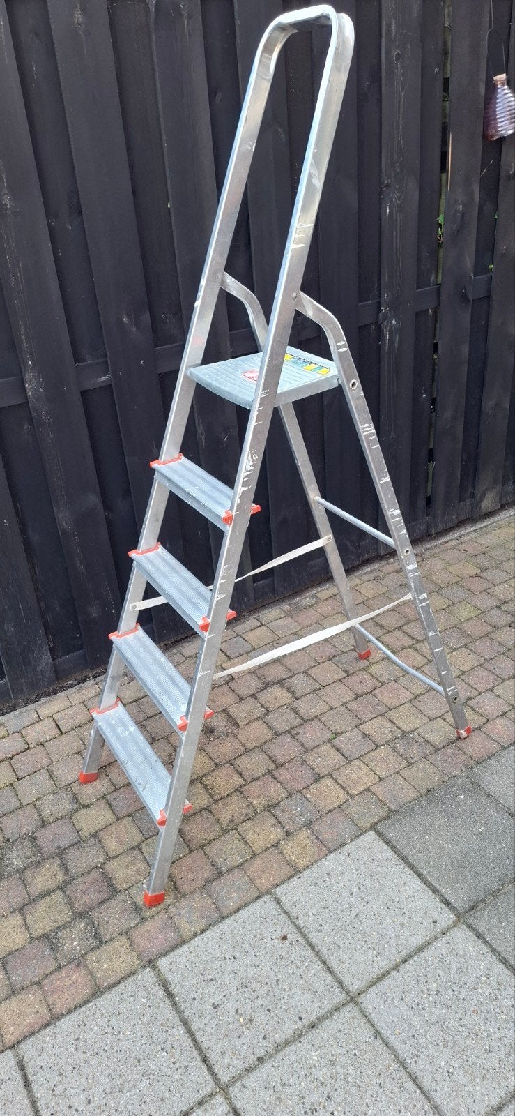 Stevige aluminium huishoudtrap met 5 treden, Ophalen, Gebruikt, Trap, Opvouwbaar of Inschuifbaar