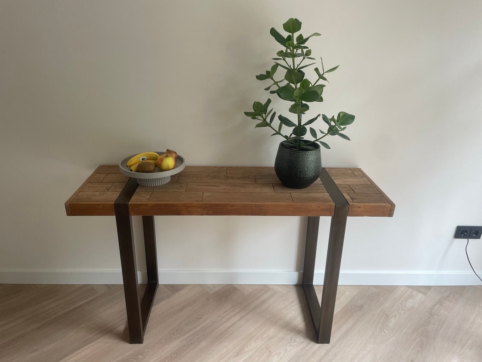 houten sidetable met metalen onderstel, Huis en Inrichting, Tafels | Eettafels, Ophalen, Minder dan 50 cm, Gebruikt, 100 tot 150 cm